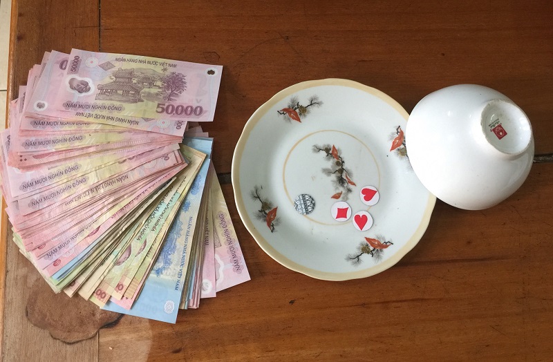 Công an huyện Tiên Lãng: Phá ổ bạc trong lều vịt